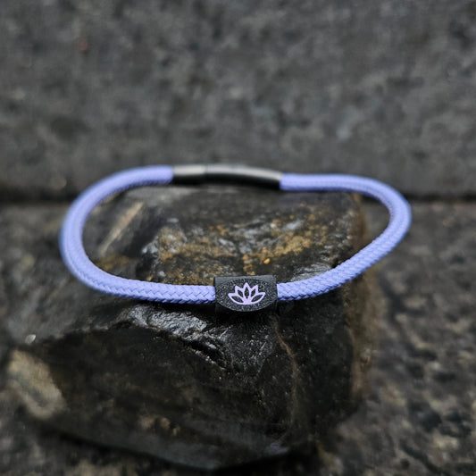 Lotus · Paracord Single in Lavender: lavender paracord · black bead · lilac lotus · black clasp